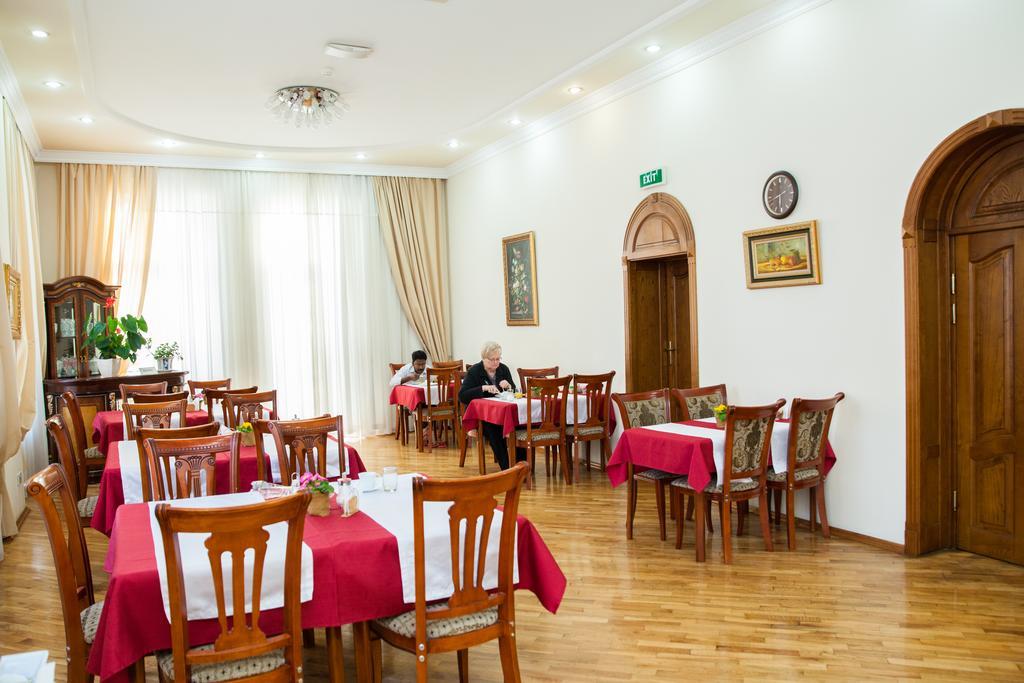 Azcot Hotel Baky Esterno foto