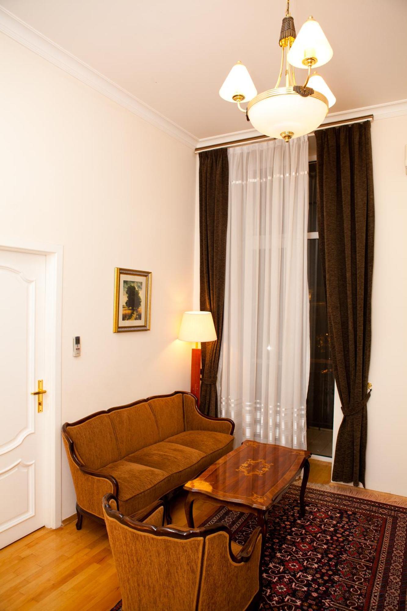 Azcot Hotel Baky Esterno foto