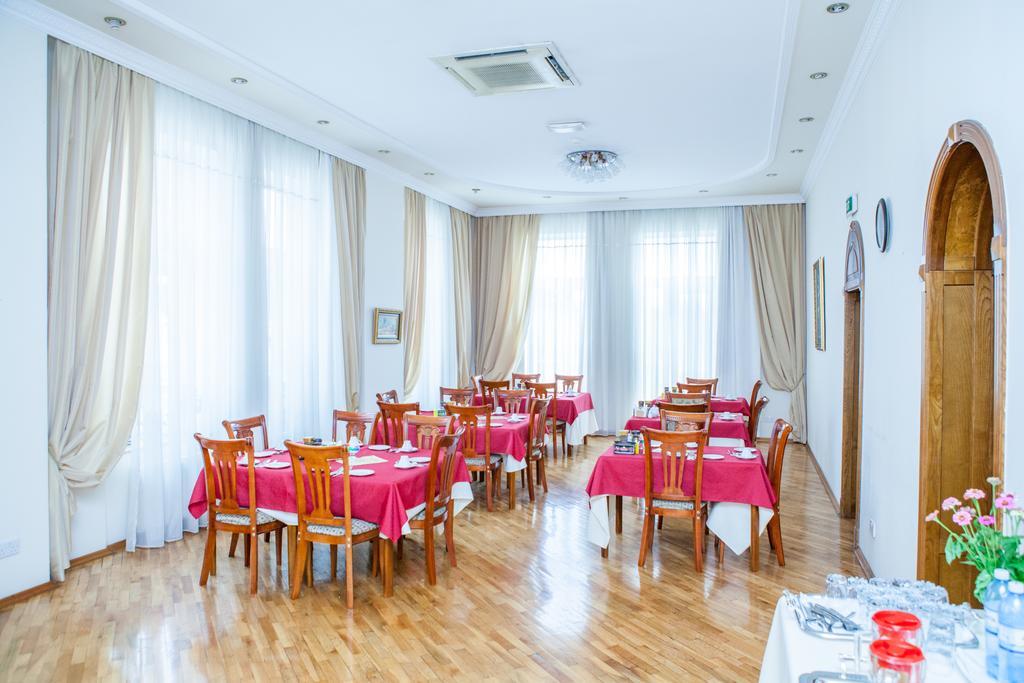 Azcot Hotel Baky Esterno foto