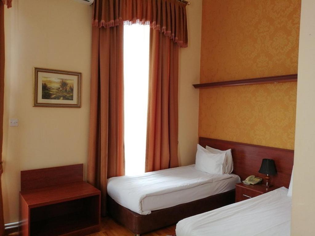 Azcot Hotel Baky Esterno foto