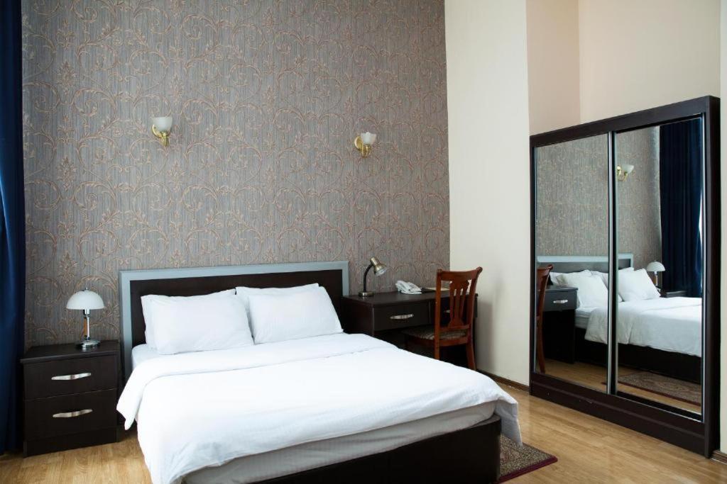 Azcot Hotel Baky Esterno foto